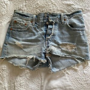 Levi 501 cutoff denim shorts